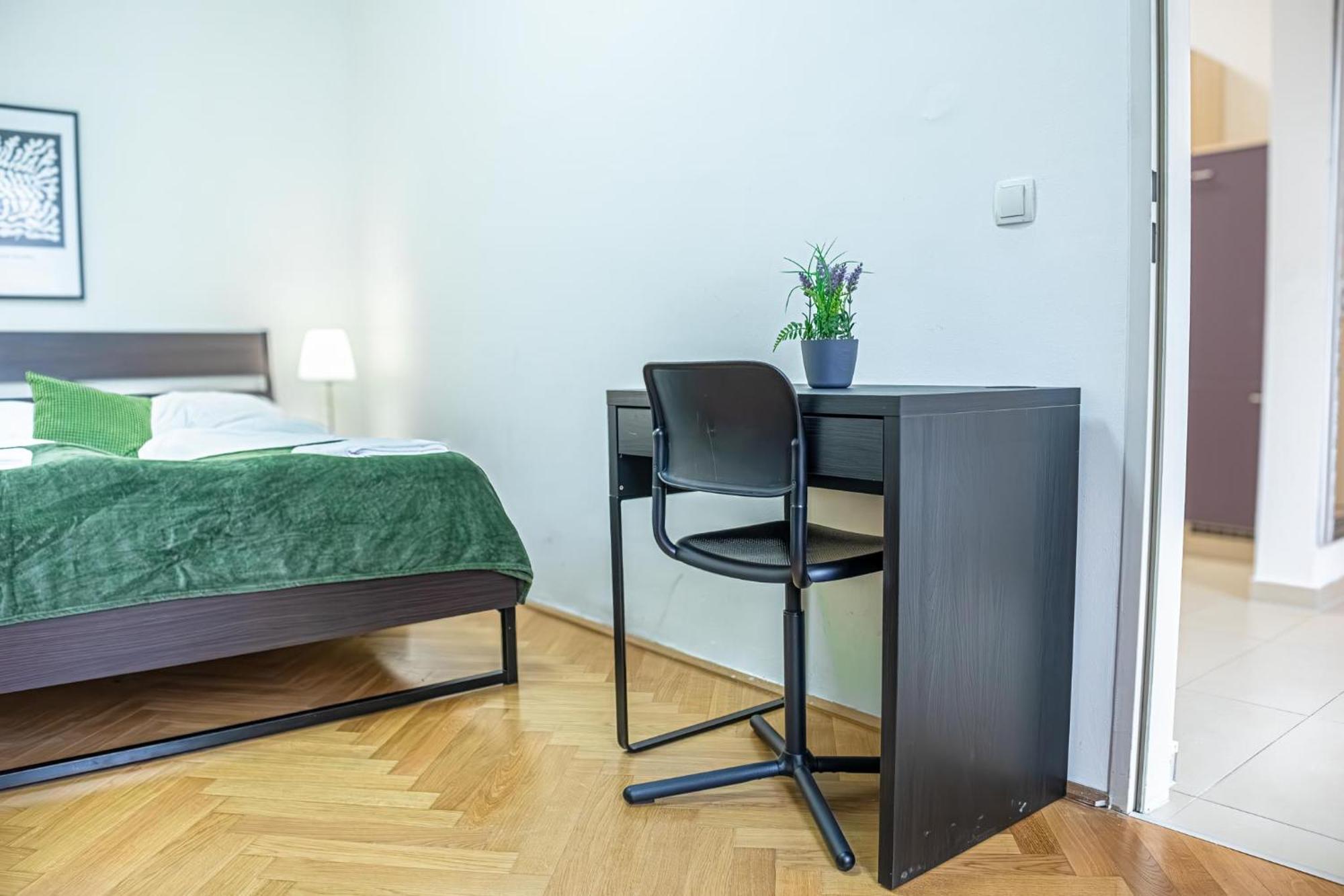 Comfortable 2Br Apt.-Near Wiener Stadthalle Extérieur photo